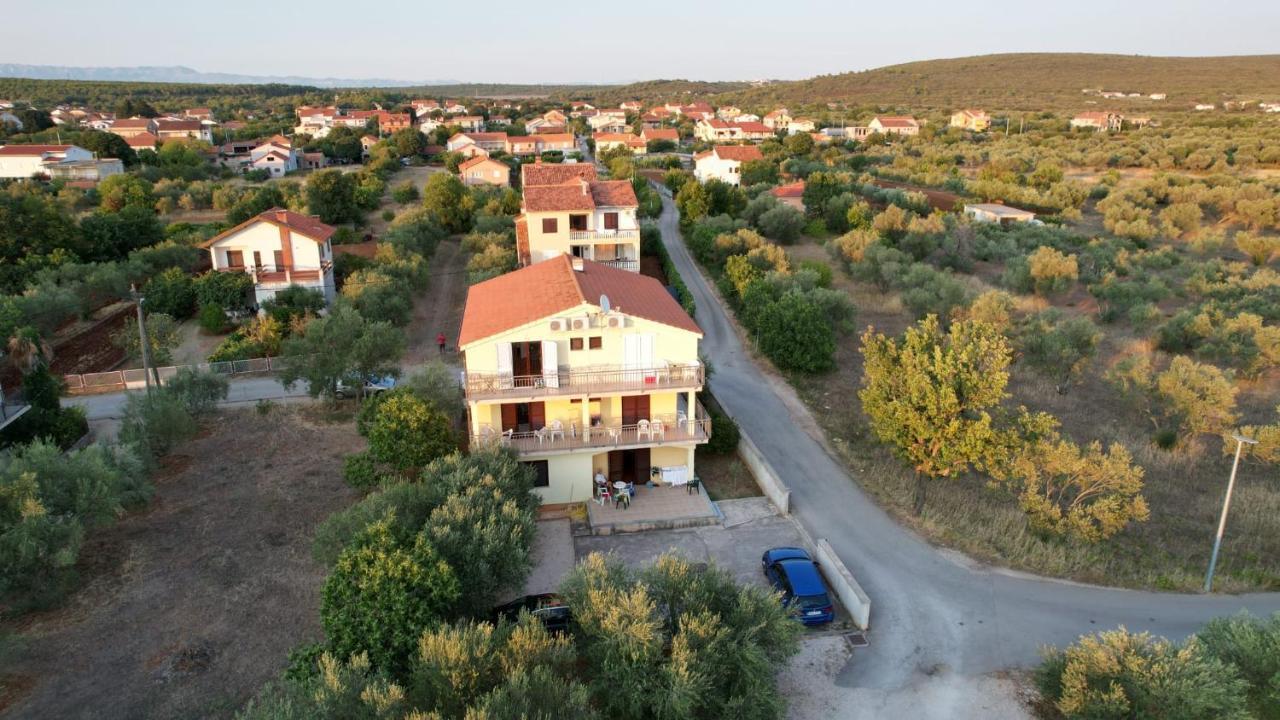 Apartments Antonija Sukošan Екстериор снимка