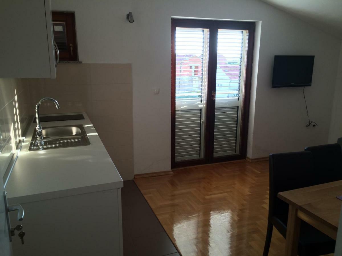 Apartments Antonija Sukošan Екстериор снимка