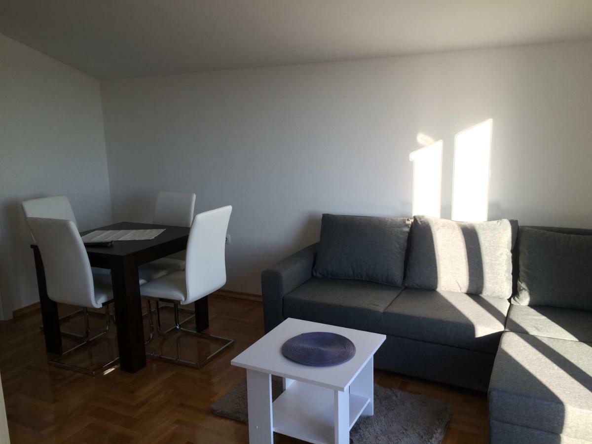 Apartments Antonija Sukošan Екстериор снимка