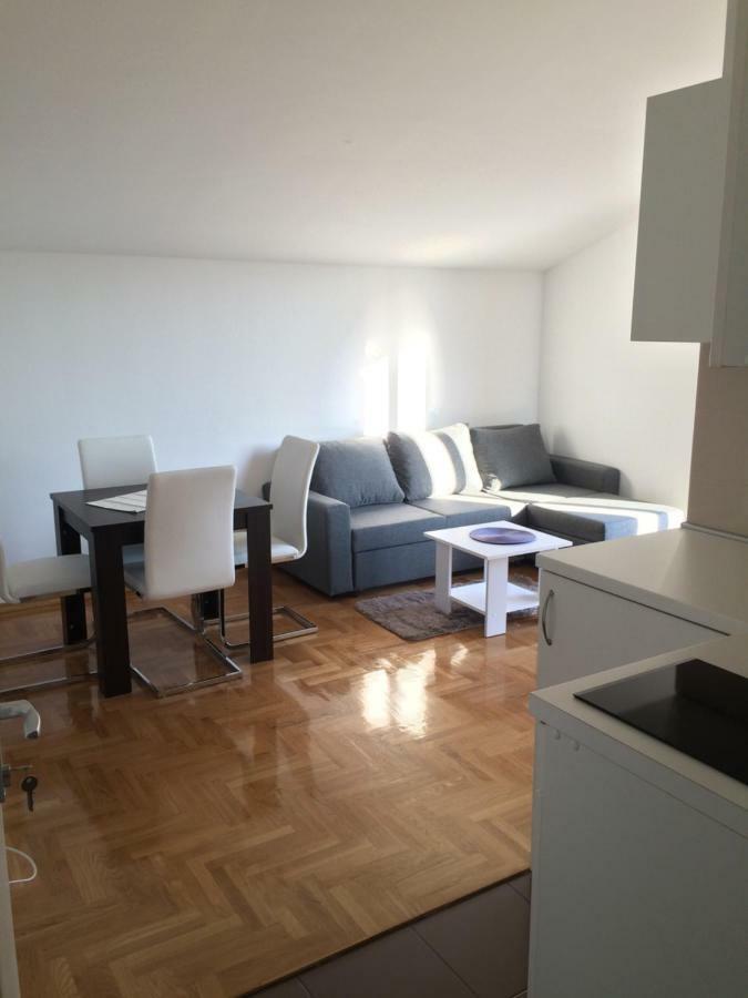 Apartments Antonija Sukošan Екстериор снимка